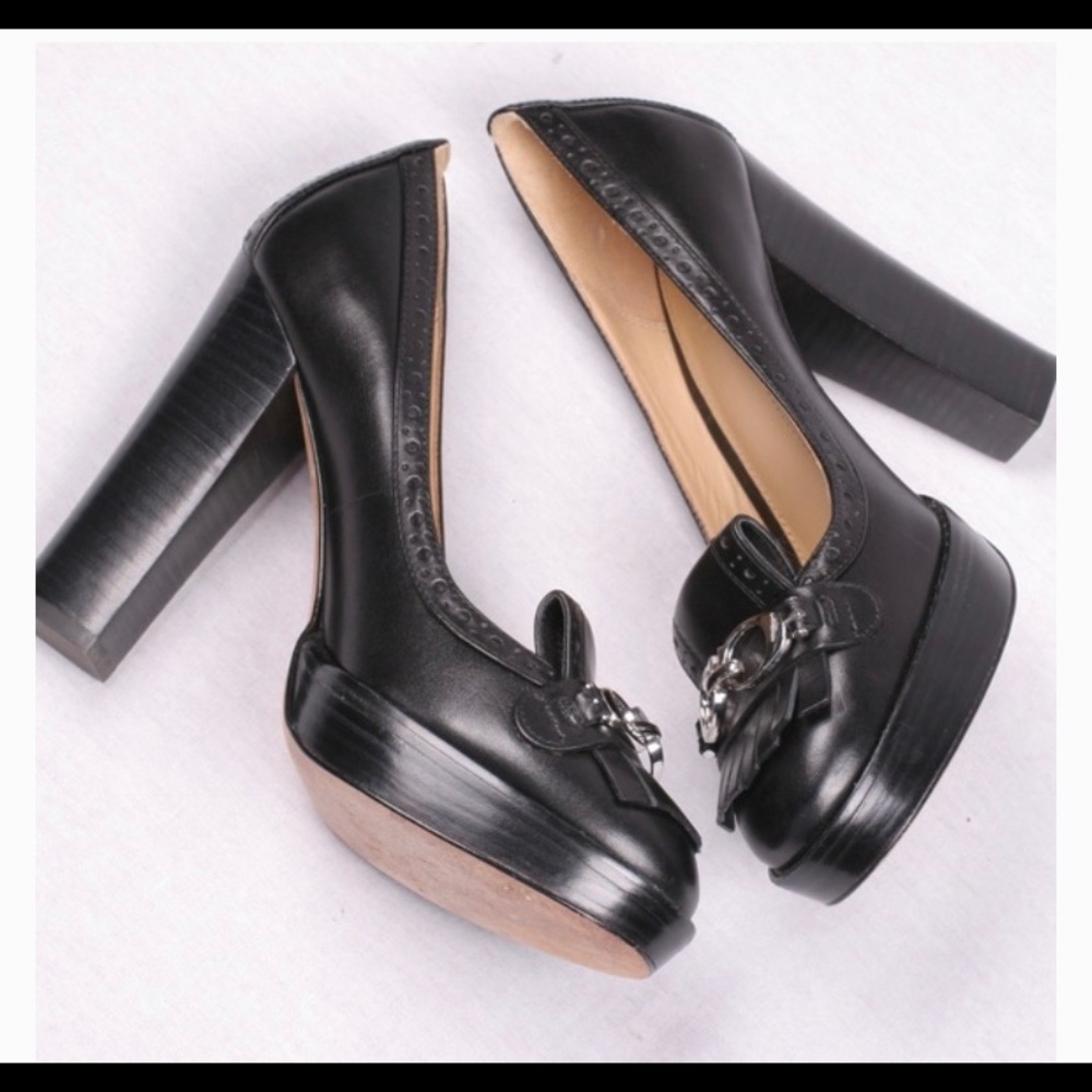 Coach black pumps with tassels
